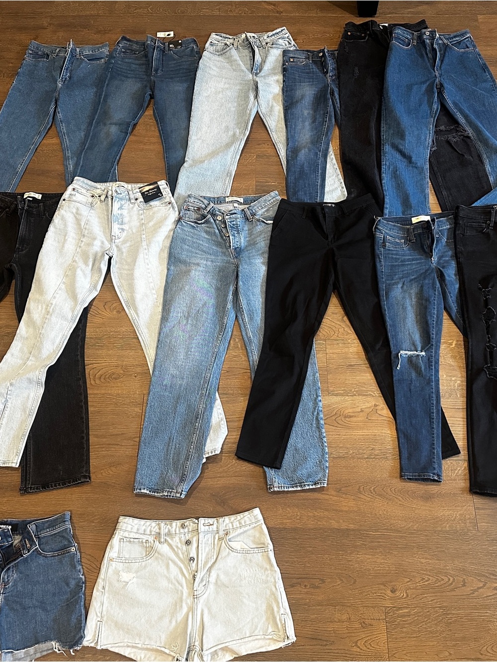 14pc Women’s Jeans Pants & Skirt Reseller Lot Abercrombie Express Gap NWT Mixed